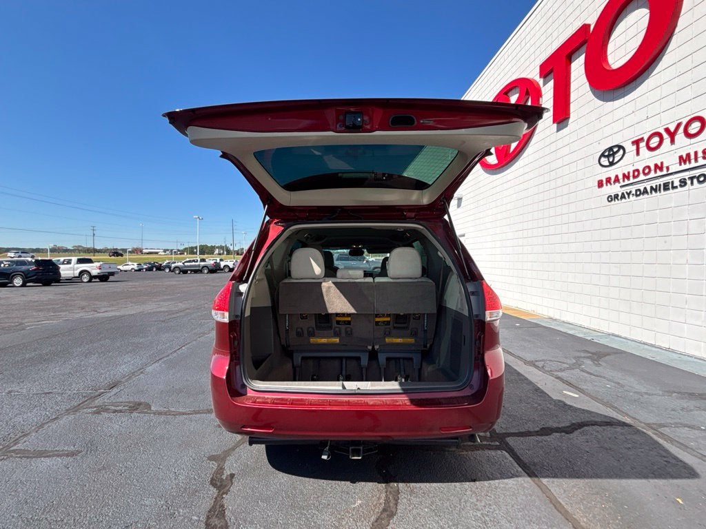 2014 Toyota Sienna L 7 Passenger