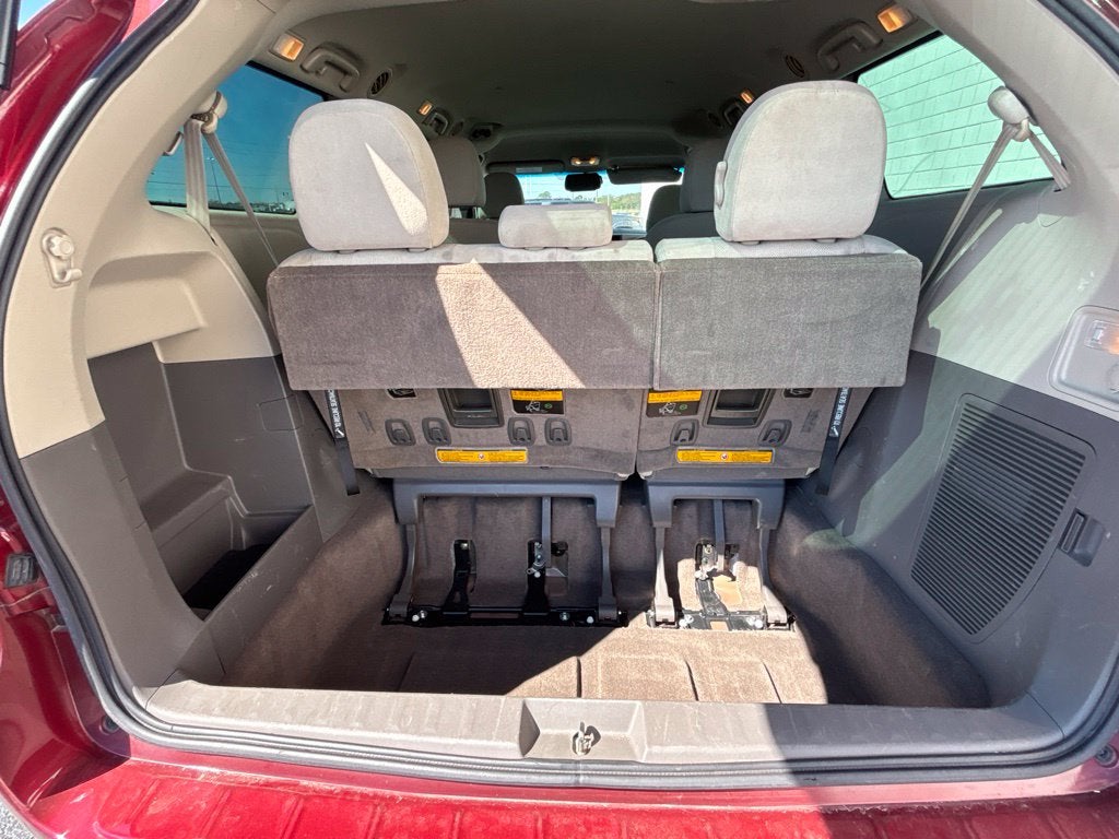 2014 Toyota Sienna L 7 Passenger