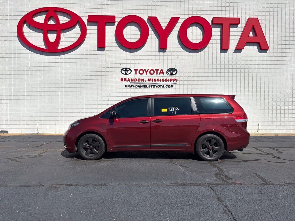 2014 Toyota Sienna L 7 Passenger