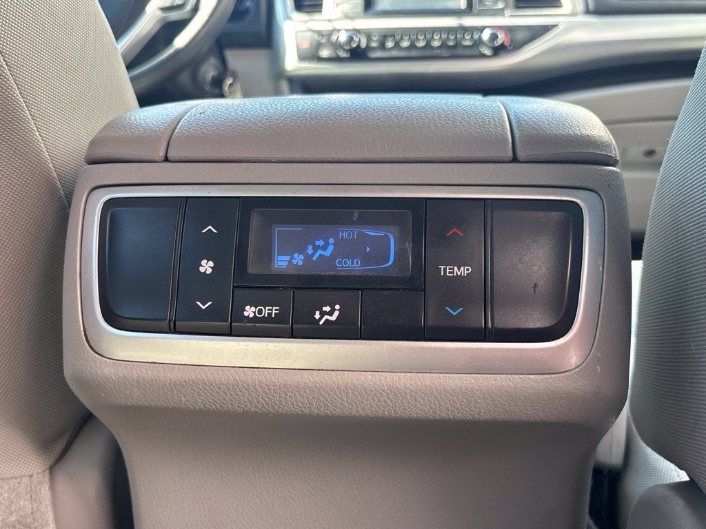 2017 Toyota Highlander LE