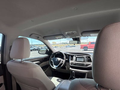2017 Toyota Highlander LE