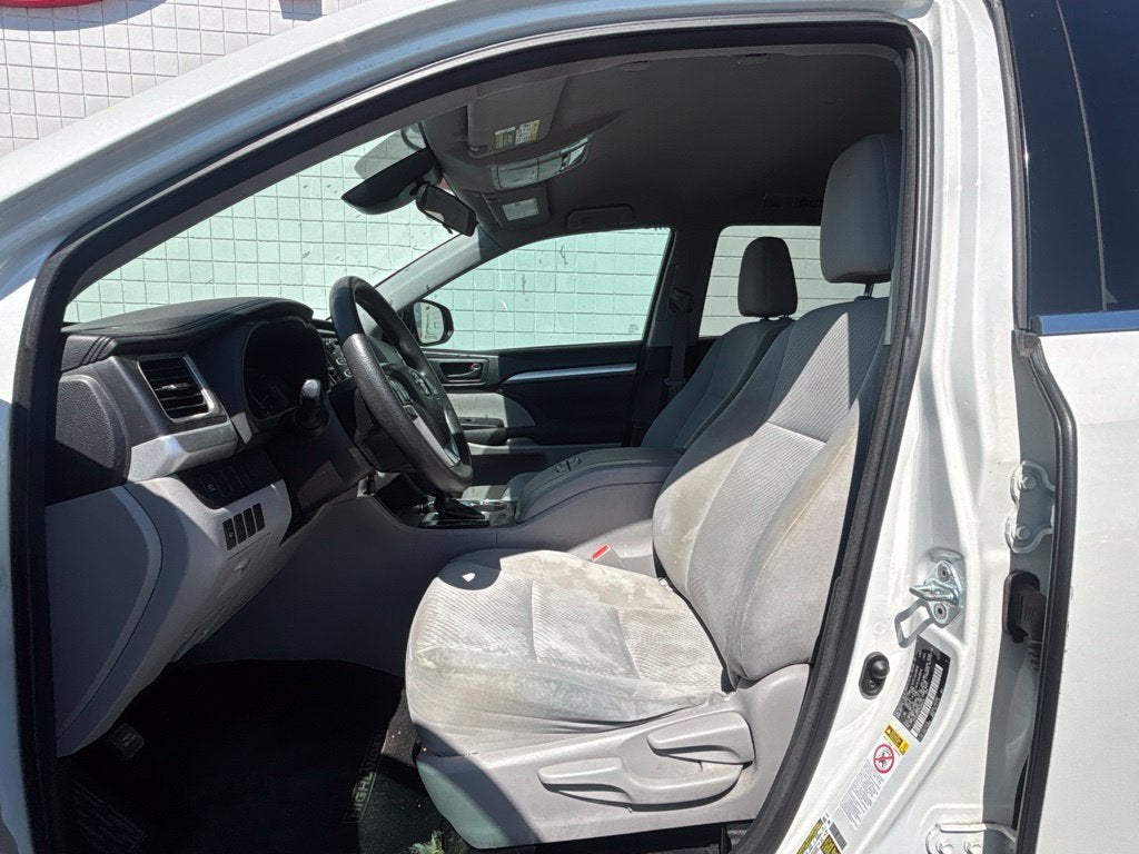2017 Toyota Highlander LE