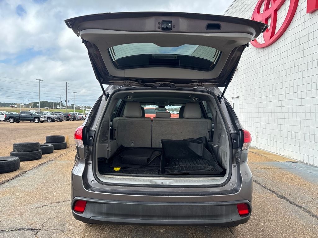 2019 Toyota Highlander LE