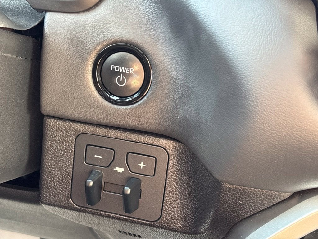 2025 Toyota Tundra Hybrid Platinum