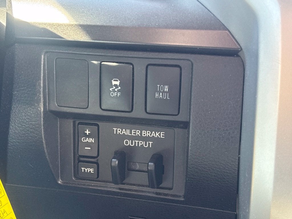 2016 Toyota Tundra SR5
