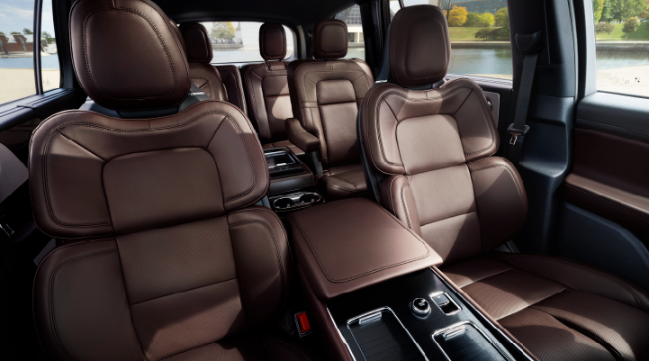 The cabin of the 2025 Lincoln Aviator® SUV is shown with black and brown accents. | Gray-Daniels Lincoln in Brandon MS