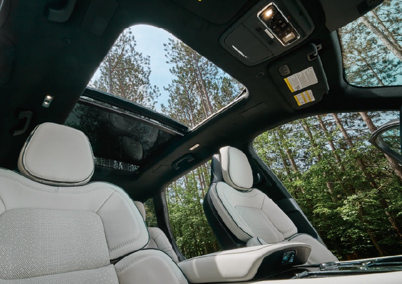 The front seats of a 2027 Lincoln Aviator® Black Label™ SUV | Gray-Daniels Lincoln in Brandon MS