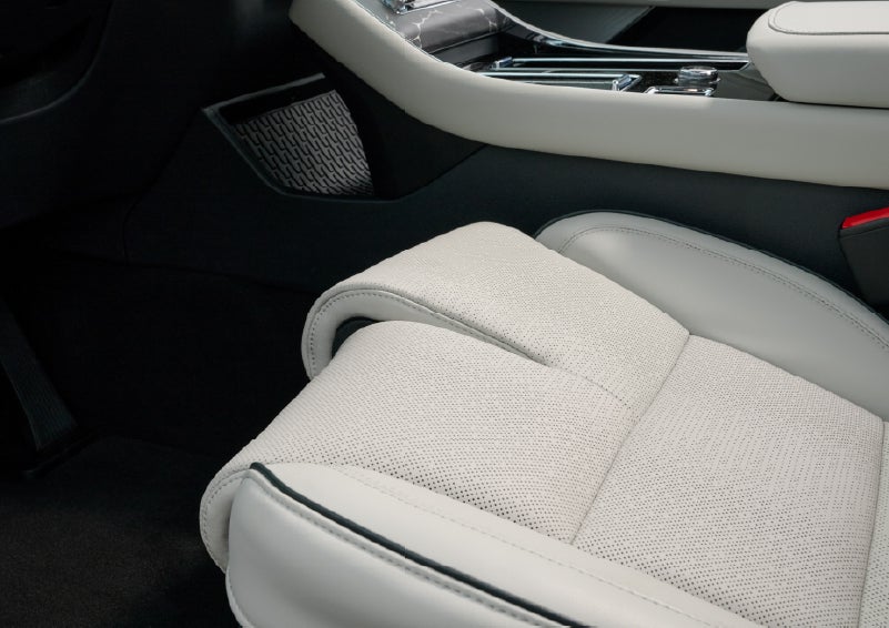 The front passenger Perfect Position seat is shown with the thigh extender adjusted.| Gray-Daniels Lincoln in Brandon MS
